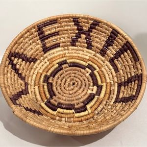 MEXICO Woven Basket Beautiful Colors (005990)